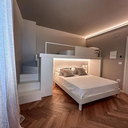 Palazzo Bruni - Dimora Di Mare 4*