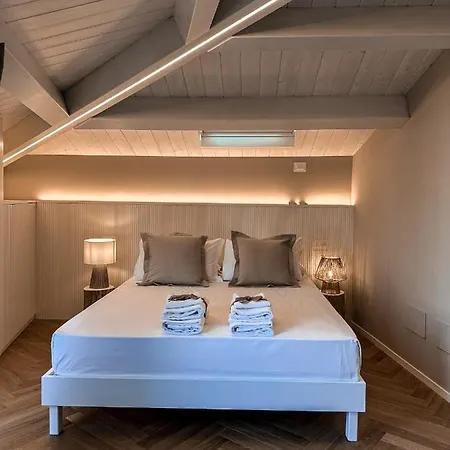 Palazzo Bruni - Dimora Di Mare 4*